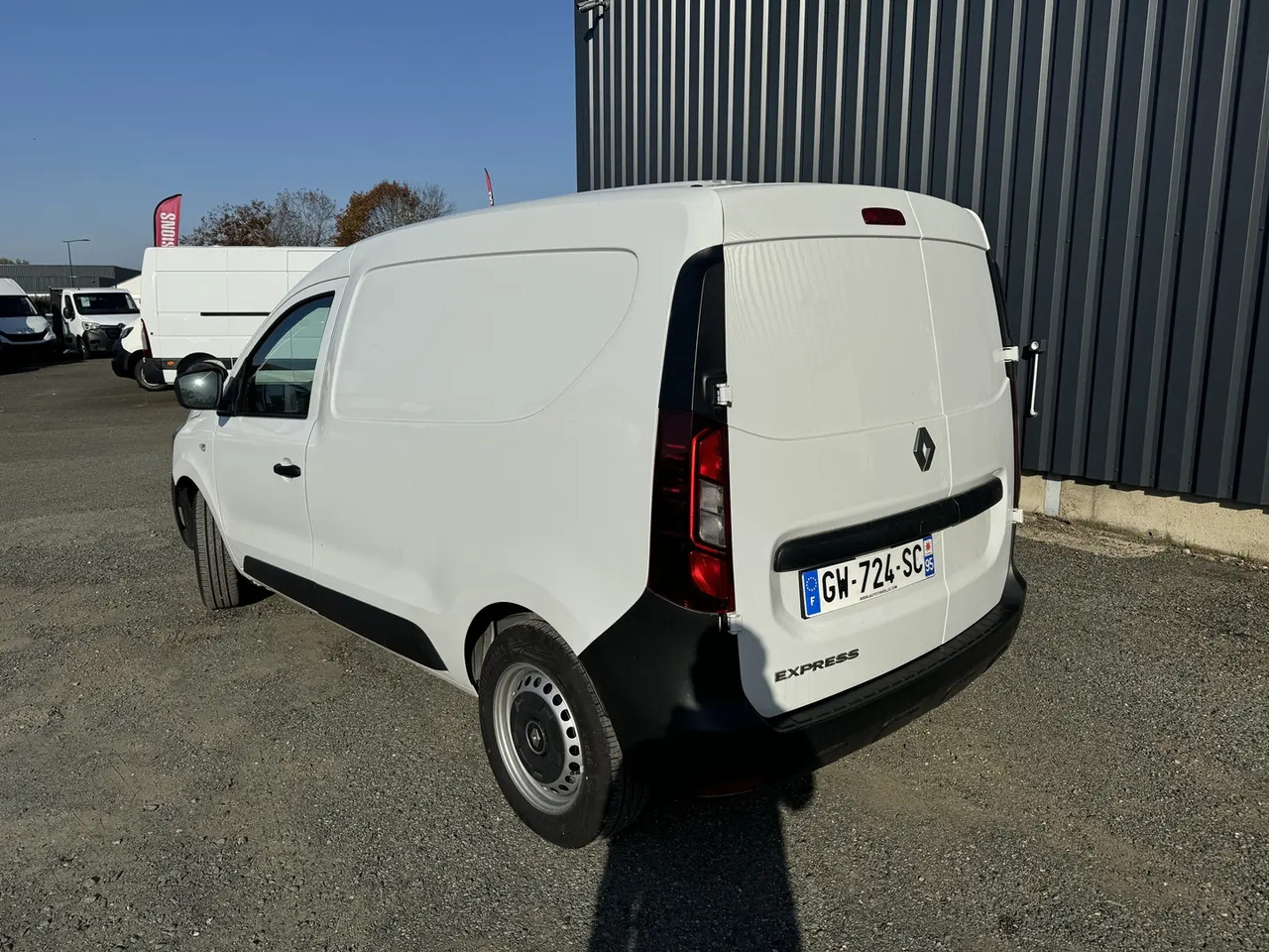 Renault Express 1.5 BLUE DCI 95CH CONFORT 22 - Transporter mit Doppelkabine: das Bild 4 Renault Express 1.5 BLUE DCI 95CH CONFORT 22 - Transporter mit Doppelkabine: das Bild 4
