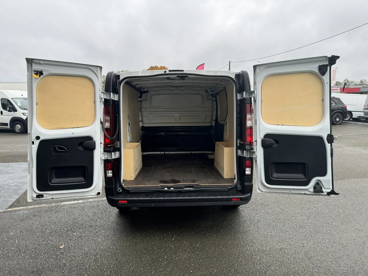 Renault Trafic L1H1 2T8 2.0 BLUE DCI 130CH GRAND CONFORT - Kastenwagen: das Bild 3 Renault Trafic L1H1 2T8 2.0 BLUE DCI 130CH GRAND CONFORT - Kastenwagen: das Bild 3