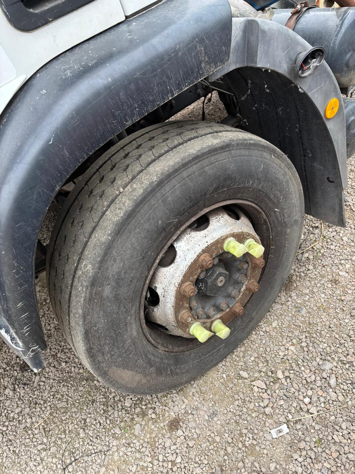 IVECO eurocargo 180e28 - Fahrgestell LKW: das Bild 2 IVECO eurocargo 180e28 - Fahrgestell LKW: das Bild 2