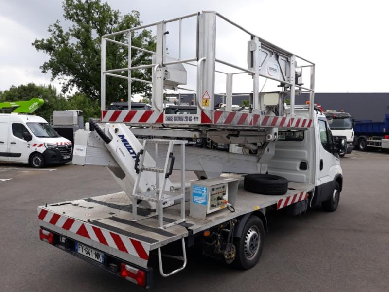 Iveco Daily 35S14 Plateau Nacelle 6m50 Spécial tunnel - LKW mit Arbeitsbühne: das Bild 4 Iveco Daily 35S14 Plateau Nacelle 6m50 Spécial tunnel - LKW mit Arbeitsbühne: das Bild 4