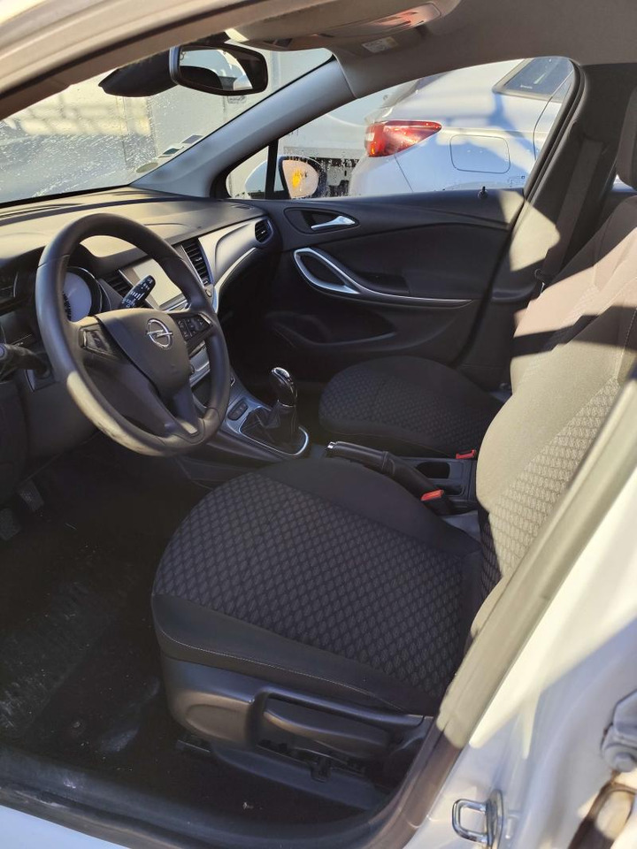 Opel Astra 1,5 Diesel 105 cv BVM6 5 places Edition business - PKW: das Bild 5 Opel Astra 1,5 Diesel 105 cv BVM6 5 places Edition business - PKW: das Bild 5