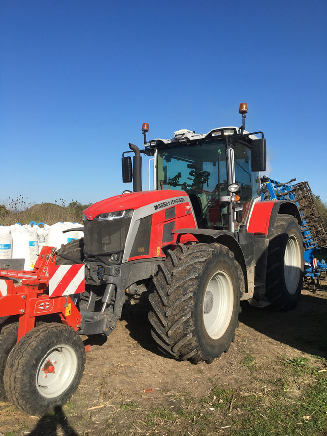Massey Ferguson 8S.205 Dyna-VT Exclusive - Traktor: das Bild 1 Massey Ferguson 8S.205 Dyna-VT Exclusive - Traktor: das Bild 1