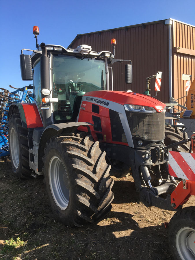 Massey Ferguson 8S.205 Dyna-VT Exclusive - Traktor: das Bild 2 Massey Ferguson 8S.205 Dyna-VT Exclusive - Traktor: das Bild 2