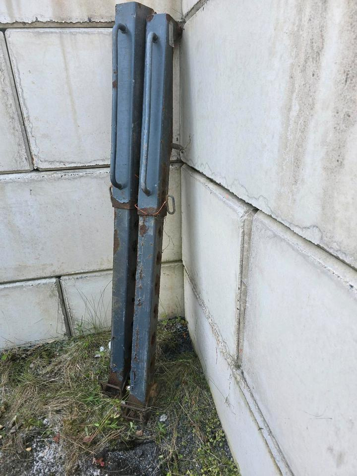 2x Stützen für Epoke Salzstreuer Schmidt Epoke Gmeiner Salzsilo Streuautomat Winterdienst - Salzstreuer: das Bild 2 2x Stützen für Epoke Salzstreuer Schmidt Epoke Gmeiner Salzsilo Streuautomat Winterdienst - Salzstreuer: das Bild 2