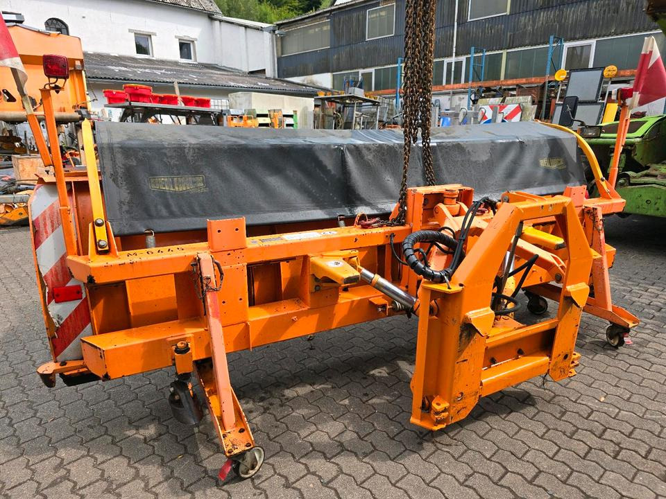 Beilhack PV 34-4 Schneepflug Schneeschild Scheeschieber Winterdienst Unimog U400 300 290 500 427 530 423 318 323 LKW Fendt - Schneepflug: das Bild 5 Beilhack PV 34-4 Schneepflug Schneeschild Scheeschieber Winterdienst Unimog U400 300 290 500 427 530 423 318 323 LKW Fendt - Schneepflug: das Bild 5