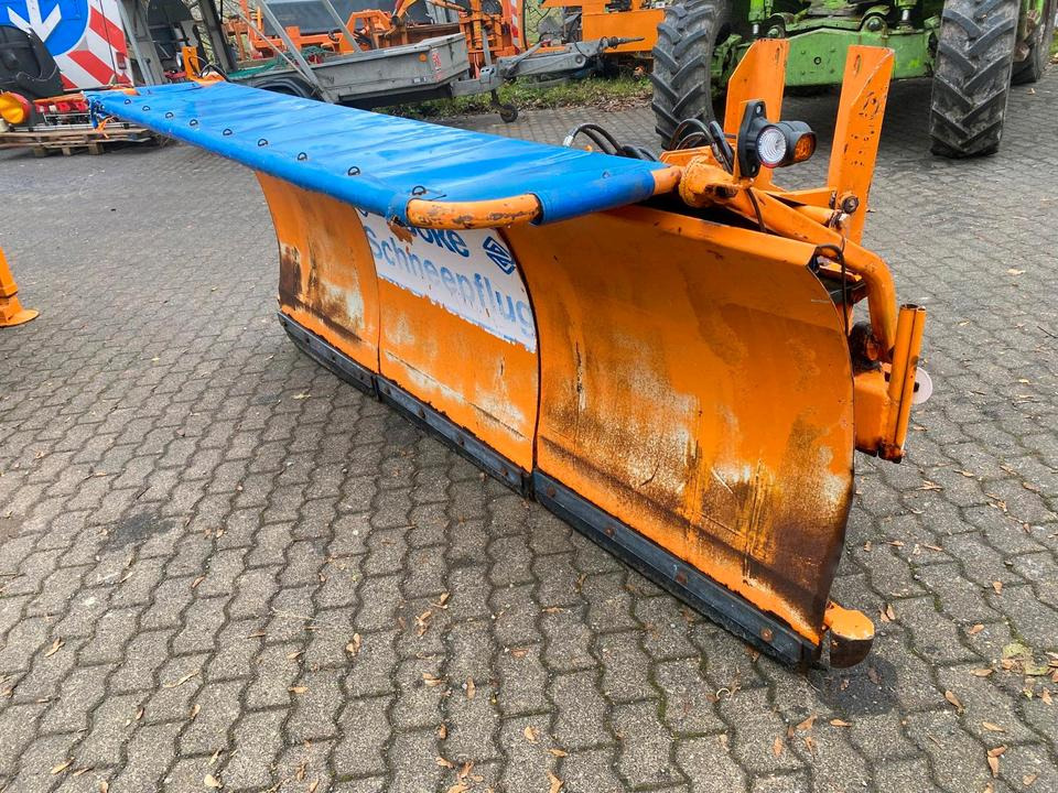 Bucher Schneepflug Ramox 300 NGR Schneeschieber Schneeschild Winterdienst Räumschild passend für Unimog 405/10 405/12 UGE UGN U300 U 300 400 500 - Schneepflug: das Bild 2 Bucher Schneepflug Ramox 300 NGR Schneeschieber Schneeschild Winterdienst Räumschild passend für Unimog 405/10 405/12 UGE UGN U300 U 300 400 500 - Schneepflug: das Bild 2
