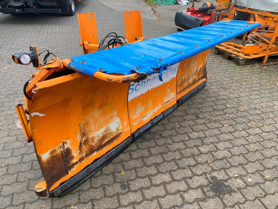 Bucher Schneepflug Ramox 300 NGR Schneeschieber Schneeschild Winterdienst Räumschild passend für Unimog 405/10 405/12 UGE UGN U300 U 300 400 500 - Schneepflug: das Bild 1 Bucher Schneepflug Ramox 300 NGR Schneeschieber Schneeschild Winterdienst Räumschild passend für Unimog 405/10 405/12 UGE UGN U300 U 300 400 500 - Schneepflug: das Bild 1
