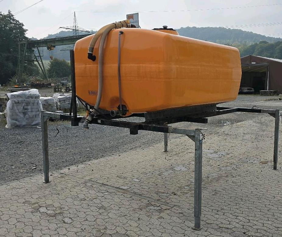 Dücker 5m3 Wassertank Wasserfass für Unimog UGE UGN 405 U300 400 500 427 430 LKW Boschung wassertank Laugentank Bewässerung 5000liter - Tankcontainer: das Bild 2 Dücker 5m3 Wassertank Wasserfass für Unimog UGE UGN 405 U300 400 500 427 430 LKW Boschung wassertank Laugentank Bewässerung 5000liter - Tankcontainer: das Bild 2