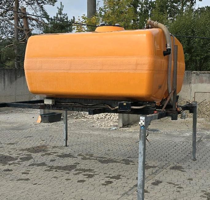 Dücker 5m3 Wassertank Wasserfass für Unimog UGE UGN 405 U300 400 500 427 430 LKW Boschung wassertank Laugentank Bewässerung 5000liter - Tankcontainer: das Bild 4 Dücker 5m3 Wassertank Wasserfass für Unimog UGE UGN 405 U300 400 500 427 430 LKW Boschung wassertank Laugentank Bewässerung 5000liter - Tankcontainer: das Bild 4