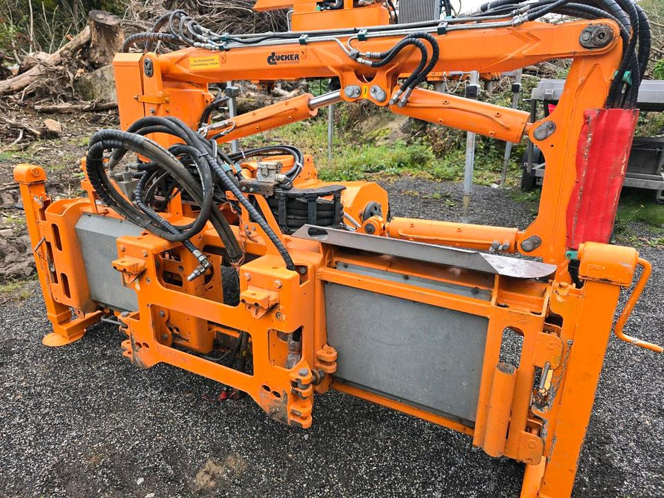 Dücker DUA 700 für Fendt Deutz Böschungsmäher Böschungsmulcher Traktor Bankettmäher 800 600 Mulag Una MHU - Mähwerk: das Bild 2 Dücker DUA 700 für Fendt Deutz Böschungsmäher Böschungsmulcher Traktor Bankettmäher 800 600 Mulag Una MHU - Mähwerk: das Bild 2