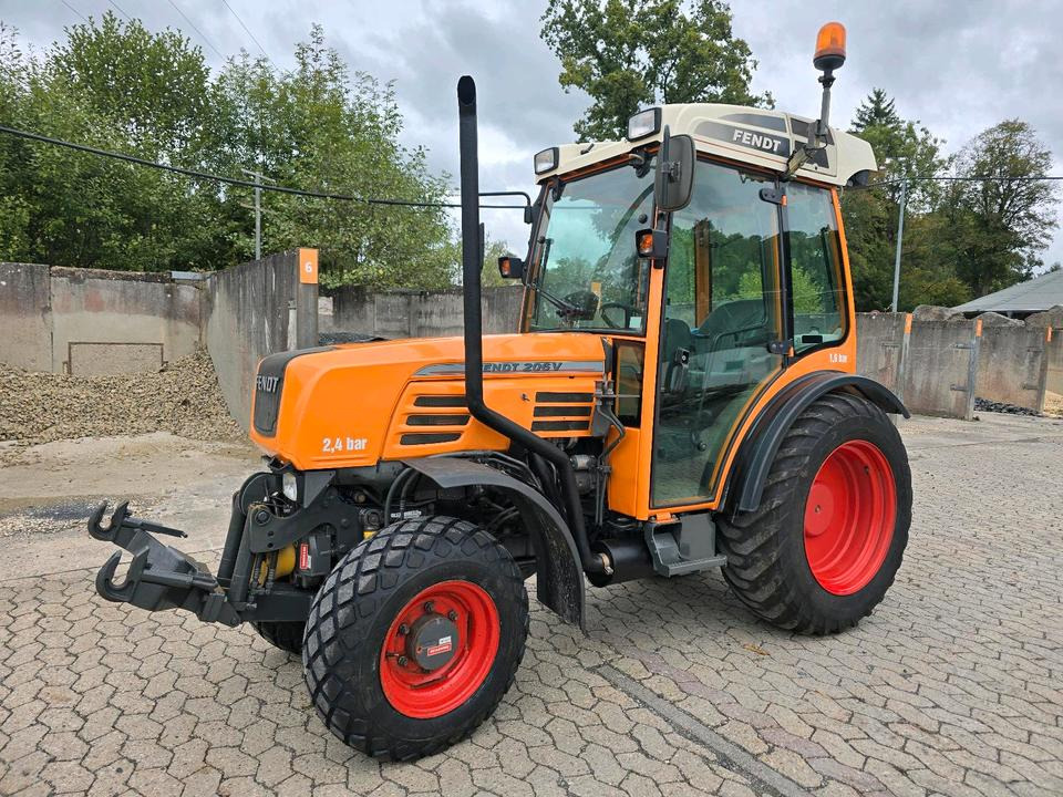 Fendt 206V Schmalspurtraktor Traktor Schlepper Weinbergtraktor 206 208 210 Farmer Favorit Obstbau Weinbau - Traktor: das Bild 1 Fendt 206V Schmalspurtraktor Traktor Schlepper Weinbergtraktor 206 208 210 Farmer Favorit Obstbau Weinbau - Traktor: das Bild 1