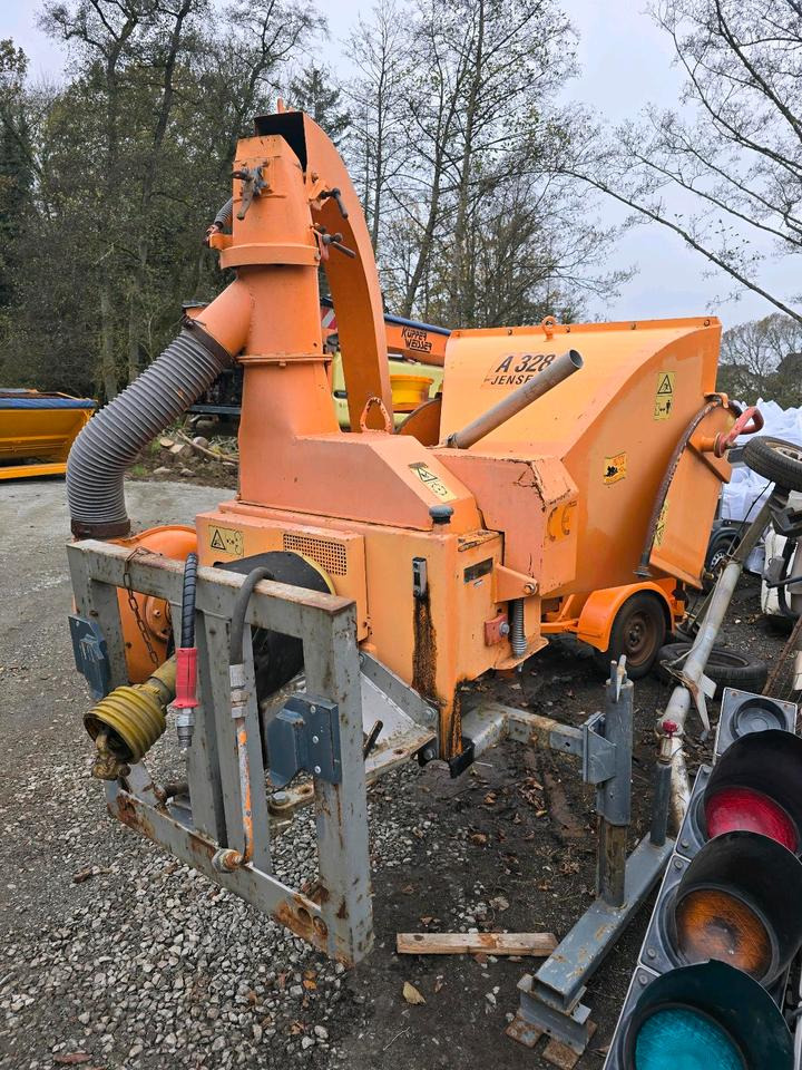 Jensen A328 Holhäcksler Holzhacker Holzschreder passend für Unimog 405 U 300 400 500 527 530 523 - Holzschredder: das Bild 2 Jensen A328 Holhäcksler Holzhacker Holzschreder passend für Unimog 405 U 300 400 500 527 530 523 - Holzschredder: das Bild 2