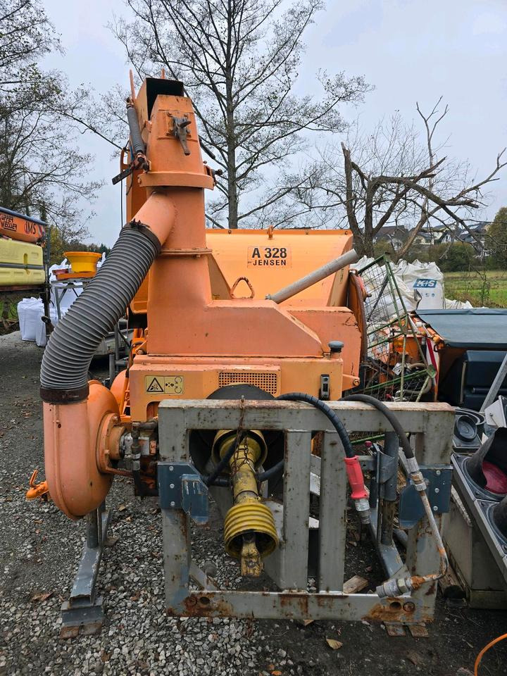 Jensen A328 Holhäcksler Holzhacker Holzschreder passend für Unimog 405 U 300 400 500 527 530 523 - Holzschredder: das Bild 3 Jensen A328 Holhäcksler Holzhacker Holzschreder passend für Unimog 405 U 300 400 500 527 530 523 - Holzschredder: das Bild 3