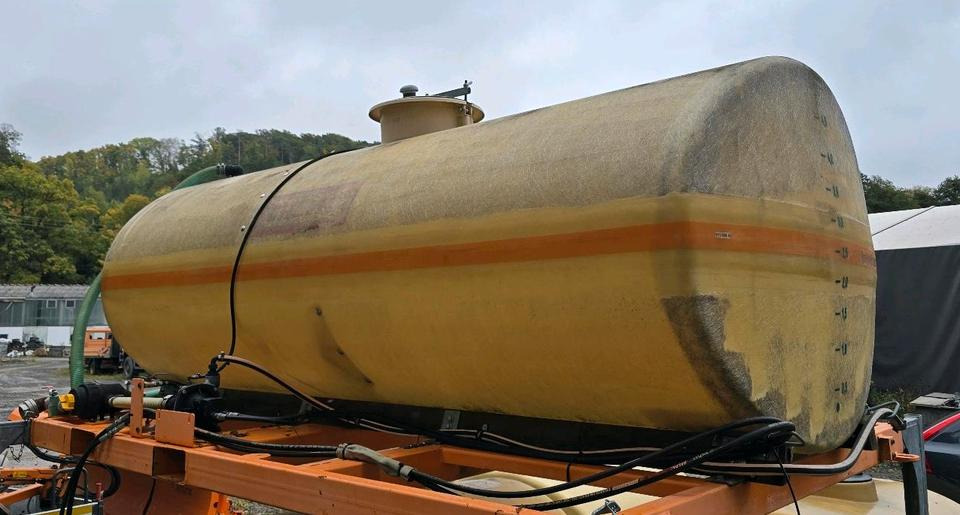 Mulag 5000FL 5m3 Wassertank Speidel Wasserfass für Unimog UGE UGN 405 U300 400 500 427 430 LKW Boschung wassertank Laugentank Bewässerung 5000liter LKW - Tankcontainer: das Bild 4 Mulag 5000FL 5m3 Wassertank Speidel Wasserfass für Unimog UGE UGN 405 U300 400 500 427 430 LKW Boschung wassertank Laugentank Bewässerung 5000liter LKW - Tankcontainer: das Bild 4