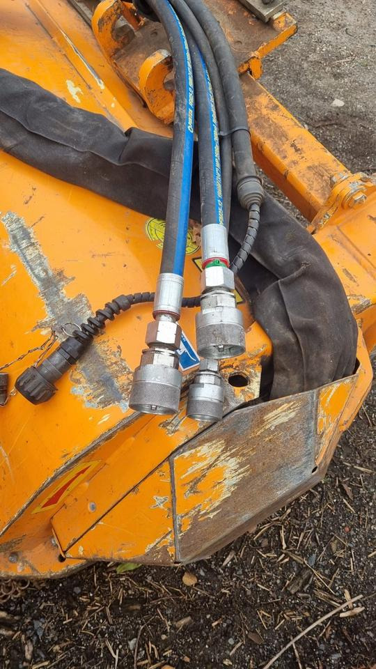 Mulag MK12 aus 2016 für Mähausleger FME MKM Böschungsmulcher Böschungsmäher Seitenmulcher Randstreifenmäher für Unimog U400 405 u 300 500 427 Dücker - Schlegelmäher/ Mulcher: das Bild 4 Mulag MK12 aus 2016 für Mähausleger FME MKM Böschungsmulcher Böschungsmäher Seitenmulcher Randstreifenmäher für Unimog U400 405 u 300 500 427 Dücker - Schlegelmäher/ Mulcher: das Bild 4