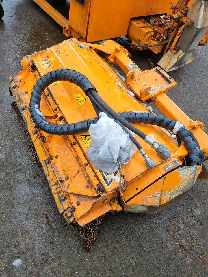 Mulag UMK 12 Mulchkopf Universalmulchkopf Mähkorb Mähausleger Böschungsmulcher Böschungsmäher Seitenmulcher Dücker Unimog Gilbers - Schlegelmäher/ Mulcher: das Bild 2 Mulag UMK 12 Mulchkopf Universalmulchkopf Mähkorb Mähausleger Böschungsmulcher Böschungsmäher Seitenmulcher Dücker Unimog Gilbers - Schlegelmäher/ Mulcher: das Bild 2