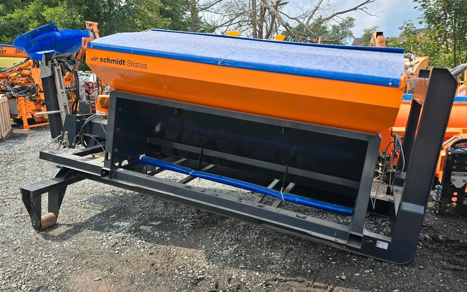 Neuwertiger Schmidt Stratos S30-27 VEP-490 Salzstreuer für Hakenlift Abrollcontainer Streuautomat Winterdienst Streusilo für LKW - Salzstreuer: das Bild 4 Neuwertiger Schmidt Stratos S30-27 VEP-490 Salzstreuer für Hakenlift Abrollcontainer Streuautomat Winterdienst Streusilo für LKW - Salzstreuer: das Bild 4