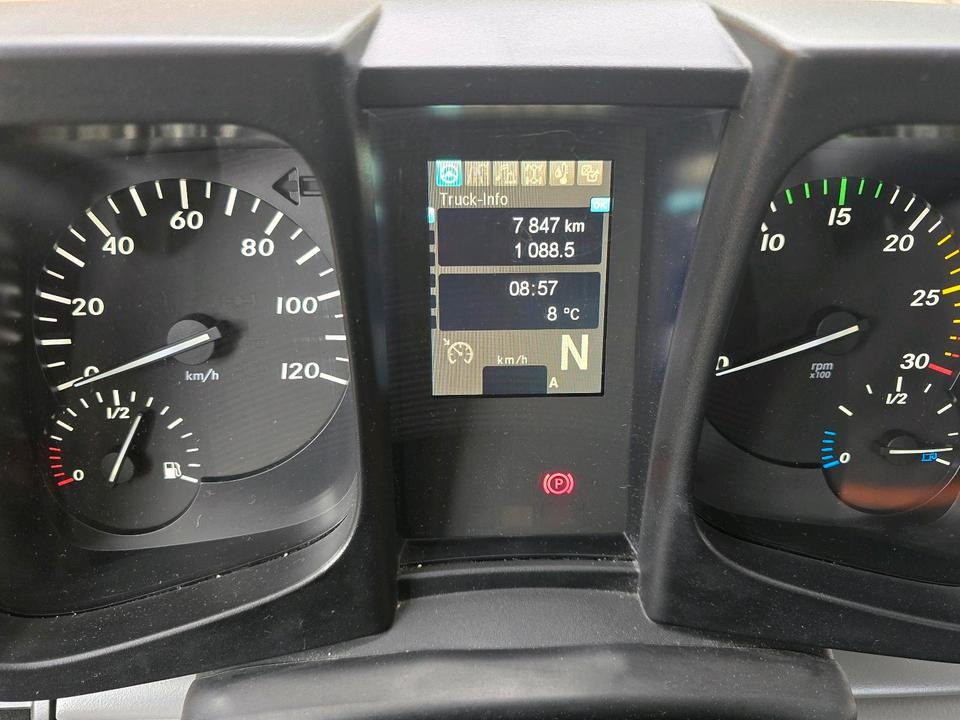 Schneeräumfahrzeug Neuwertiger Unimog U530 7800km EAS Easy-Drive Mercedes-Benz U 530 UGN UGE 405 527 535 435 430 Kipper: das Bild 7