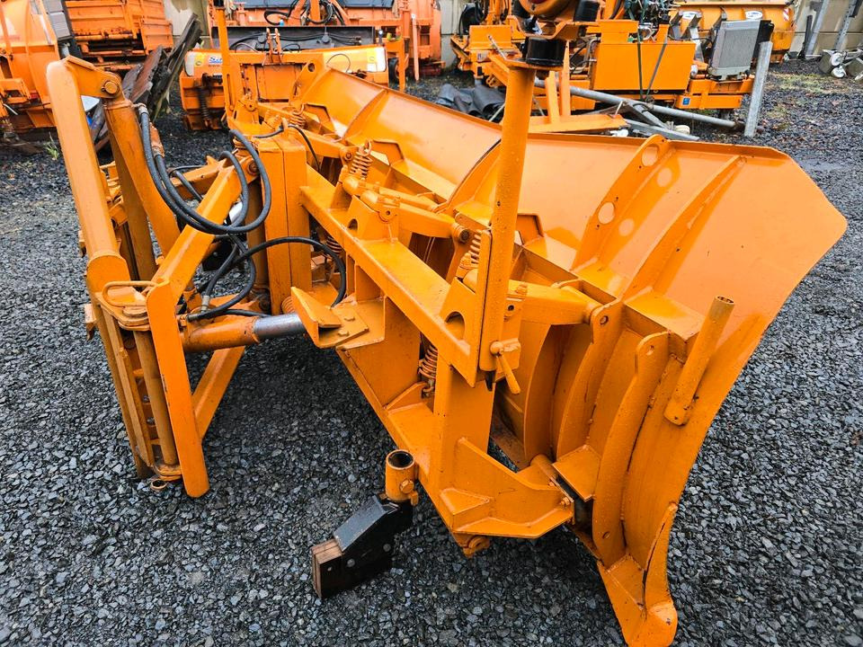 Schmidt MF 2.4 3m. Schneeschieber Schneeschild Winterdienst Räumschild Schneepflug passend für Traktor Unimog 405 UGE UGN Fronthydraulik - Schneepflug: das Bild 4 Schmidt MF 2.4 3m. Schneeschieber Schneeschild Winterdienst Räumschild Schneepflug passend für Traktor Unimog 405 UGE UGN Fronthydraulik - Schneepflug: das Bild 4
