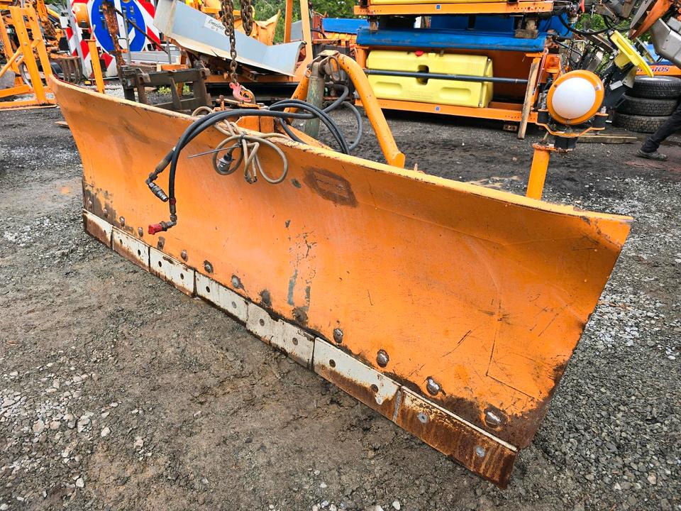 Schmidt Schneepflug F3 Schneeschild Schneeschieber CP3 3 2 1 für Unimog Mercedes-Benz - Schneepflug: das Bild 3 Schmidt Schneepflug F3 Schneeschild Schneeschieber CP3 3 2 1 für Unimog Mercedes-Benz - Schneepflug: das Bild 3