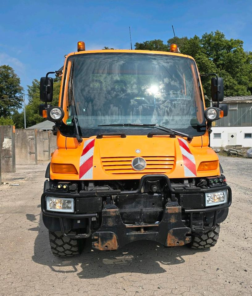 Unimog 405/10 U300 Bluetec 4 Automatik EAS Mercedes-Benz U 300 UGE UGN mit Kipperpritsche - Schneeräumfahrzeug: das Bild 2 Unimog 405/10 U300 Bluetec 4 Automatik EAS Mercedes-Benz U 300 UGE UGN mit Kipperpritsche - Schneeräumfahrzeug: das Bild 2