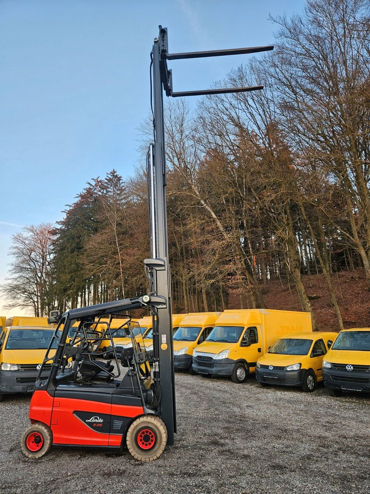 Linde E25 R Roadster , 6.880mm Hubhöhe, StVZO hydr. Zi - Elektrostapler: das Bild 3 Linde E25 R Roadster , 6.880mm Hubhöhe, StVZO hydr. Zi - Elektrostapler: das Bild 3