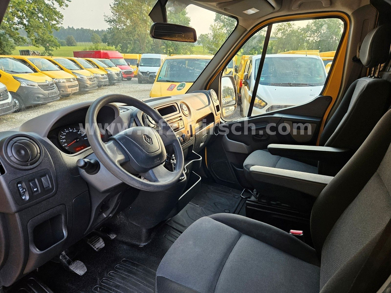 Personentransporter Renault Master EURO 6 *Klima*EU6 Kamera* Regal Sortimo: das Bild 16