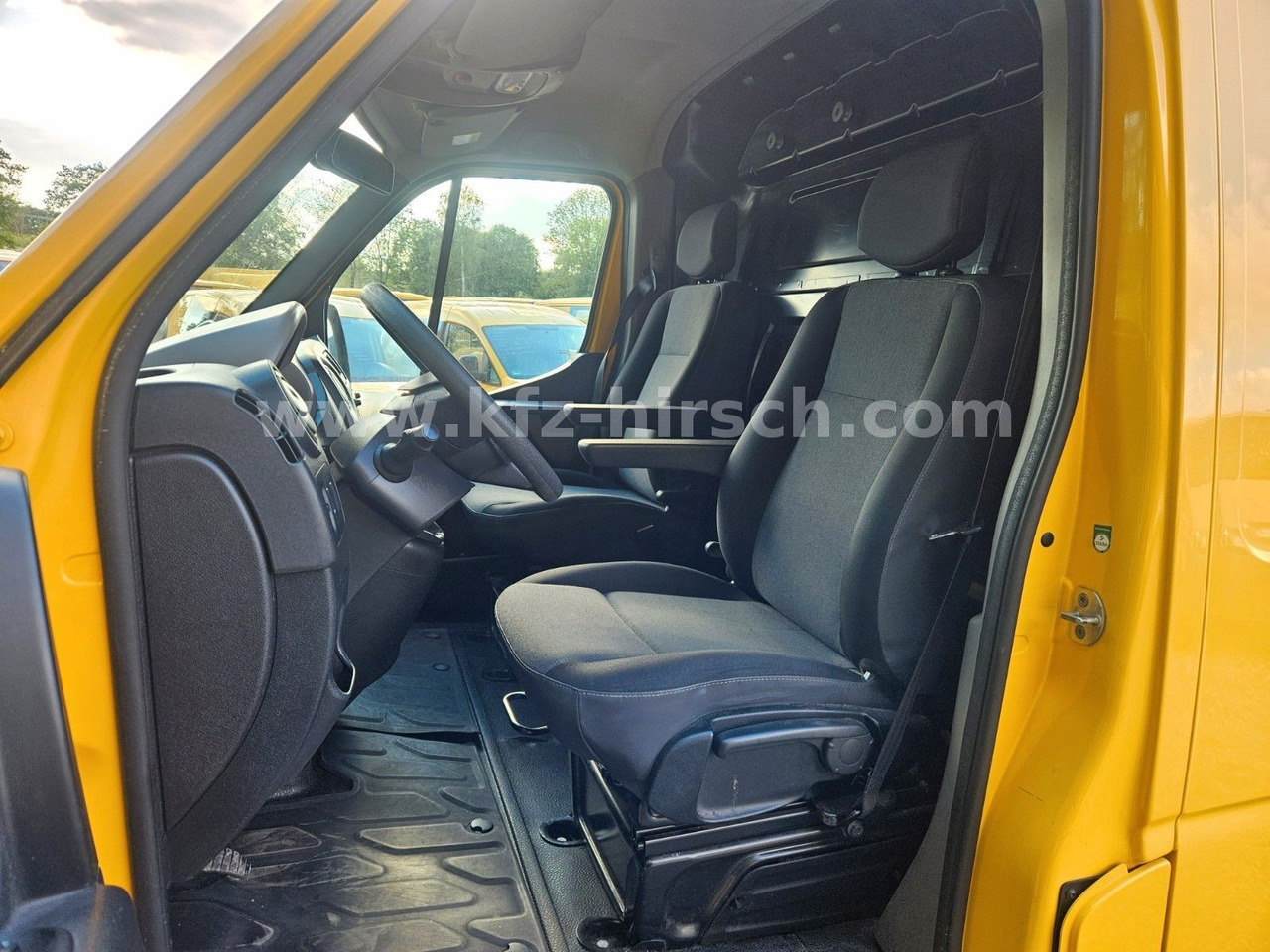 Personentransporter Renault Master EURO 6 *Klima*EU6 Kamera* Regal Sortimo: das Bild 12