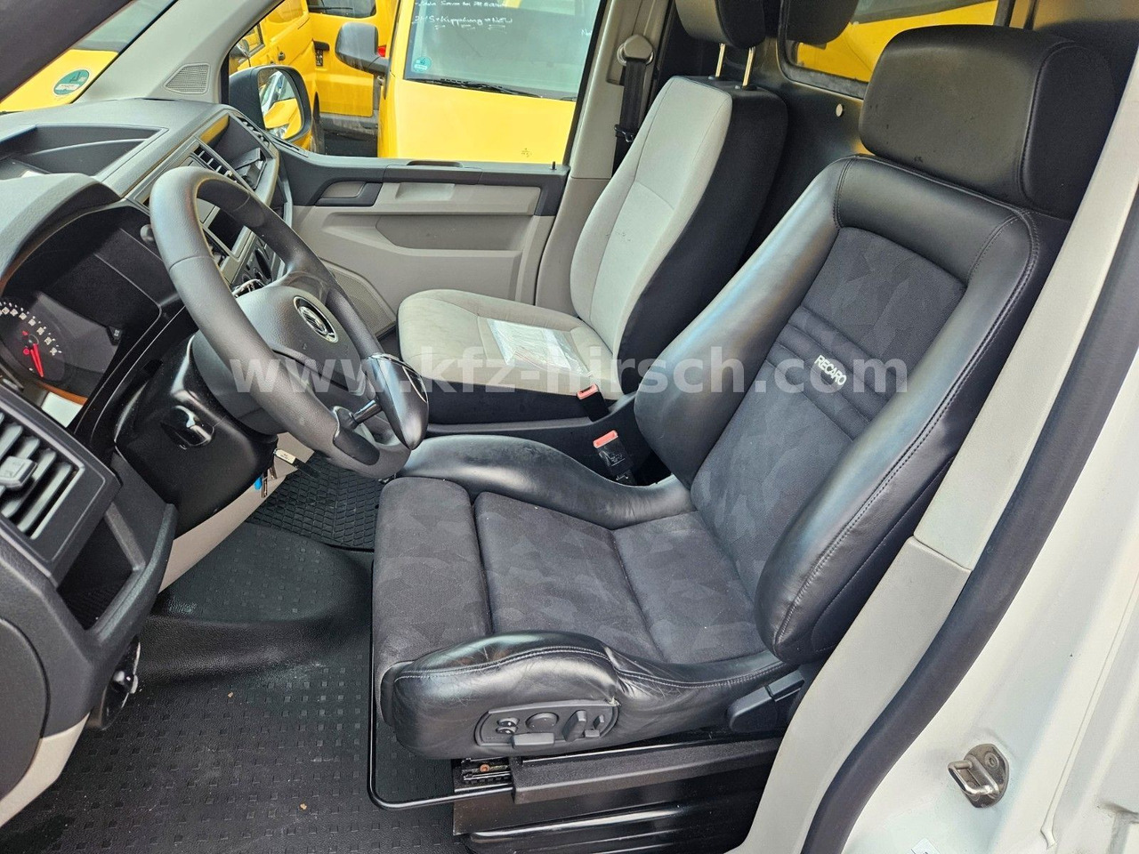 Volkswagen T6 Automatik/ DSG Sortimo Stdhzg Behindertenger. - Personentransporter: das Bild 5 Volkswagen T6 Automatik/ DSG Sortimo Stdhzg Behindertenger. - Personentransporter: das Bild 5