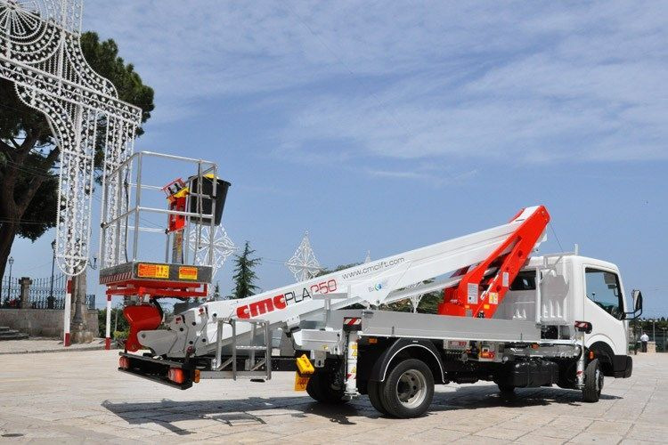 CmC PLA 250 Nowy podnośnik koszowy zamontowany na Nissan Cabstar - LKW mit Arbeitsbühne: das Bild 1 CmC PLA 250 Nowy podnośnik koszowy zamontowany na Nissan Cabstar - LKW mit Arbeitsbühne: das Bild 1