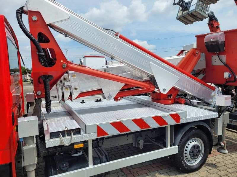 Iveco Daily 35S12 podnośnik koszowy 21 m Multitel MX210 - LKW mit Arbeitsbühne: das Bild 3 Iveco Daily 35S12 podnośnik koszowy 21 m Multitel MX210 - LKW mit Arbeitsbühne: das Bild 3