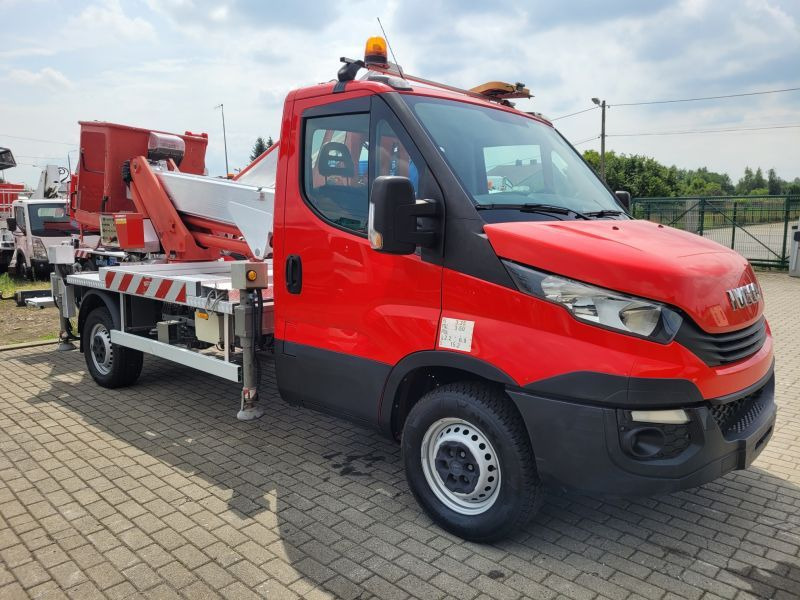 Iveco Daily 35S12 podnośnik koszowy 21 m Multitel MX210 - LKW mit Arbeitsbühne: das Bild 2 Iveco Daily 35S12 podnośnik koszowy 21 m Multitel MX210 - LKW mit Arbeitsbühne: das Bild 2
