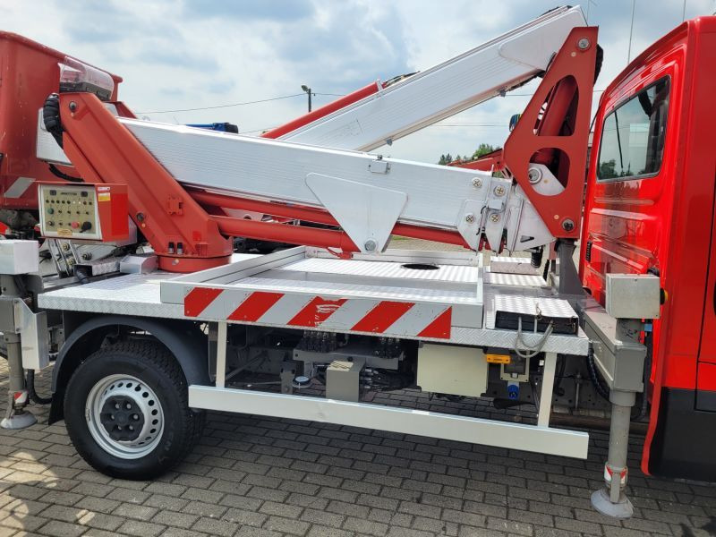 Iveco Daily 35S12 podnośnik koszowy 21 m Multitel MX210 - LKW mit Arbeitsbühne: das Bild 5 Iveco Daily 35S12 podnośnik koszowy 21 m Multitel MX210 - LKW mit Arbeitsbühne: das Bild 5