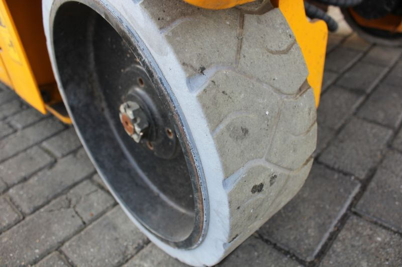 JCB podnośnik nożycowy elektryczny 12 m JCB S3246E – Leasing JCB podnośnik nożycowy elektryczny 12 m JCB S3246E: das Bild 15 JCB podnośnik nożycowy elektryczny 12 m JCB S3246E – Leasing JCB podnośnik nożycowy elektryczny 12 m JCB S3246E: das Bild 15