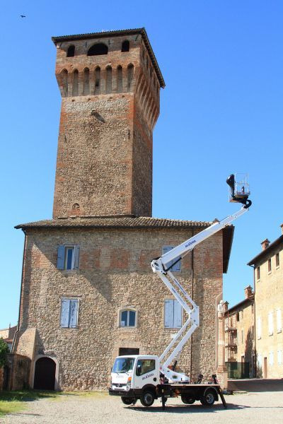 Oil&Steel Snake 2010 Plus 20 m zamontowany na Nissan Cabstar - LKW mit Arbeitsbühne: das Bild 5 Oil&Steel Snake 2010 Plus 20 m zamontowany na Nissan Cabstar - LKW mit Arbeitsbühne: das Bild 5