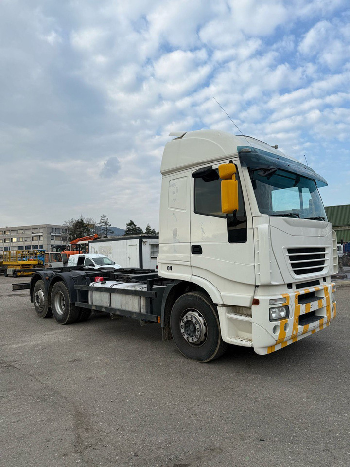 IVECO 260S48 Stralis - Fahrgestell LKW: das Bild 1 IVECO 260S48 Stralis - Fahrgestell LKW: das Bild 1