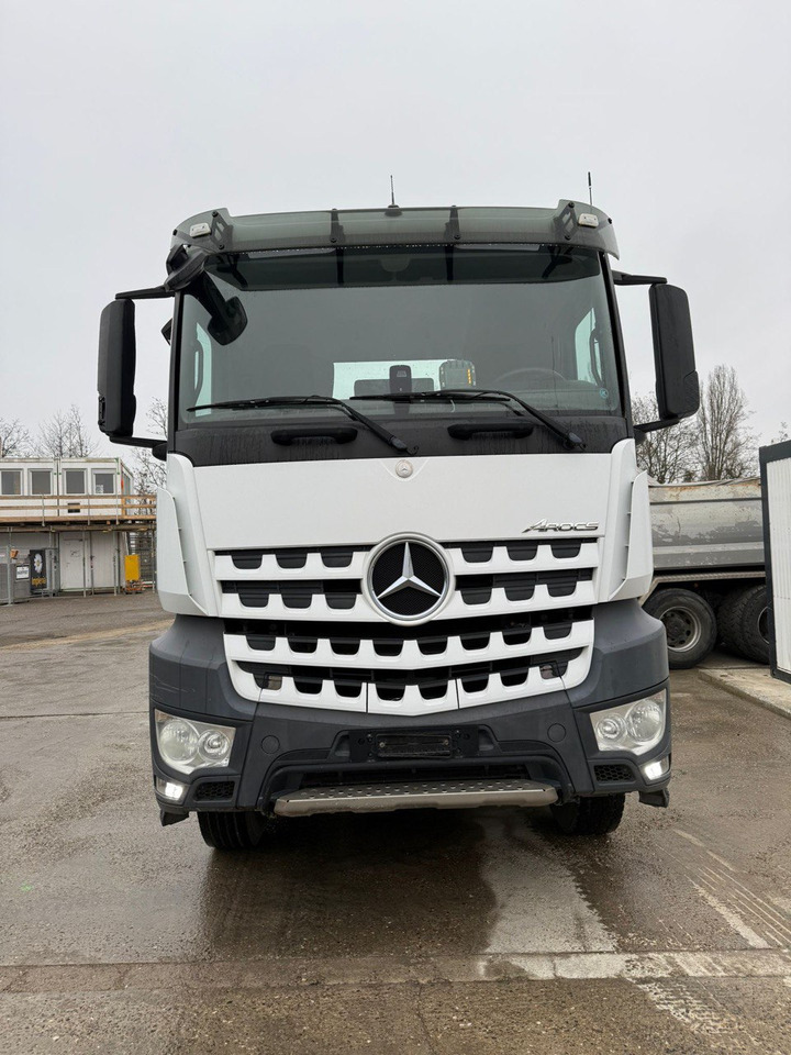 MERCEDES-BENZ Arocs 3245 - Abrollkipper: das Bild 4 MERCEDES-BENZ Arocs 3245 - Abrollkipper: das Bild 4