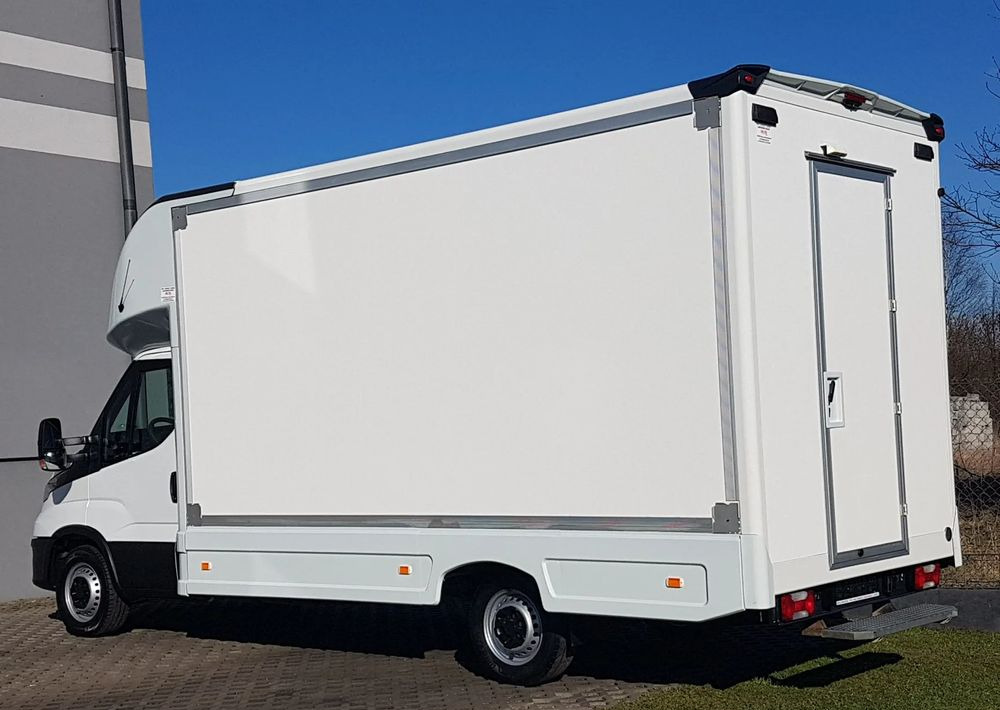 Iveco DAILY KONTENER NISKOPODŁOGOWY 4,43x2,23x2,42 SKLEP FOODTRUCK BAR KLIMA KONIOWÓZ KAMPER - Koffer Transporter: das Bild 3 Iveco DAILY KONTENER NISKOPODŁOGOWY 4,43x2,23x2,42 SKLEP FOODTRUCK BAR KLIMA KONIOWÓZ KAMPER - Koffer Transporter: das Bild 3