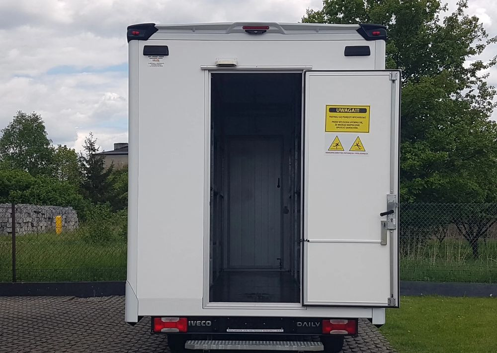 Iveco DAILY KONTENER NISKOPODŁOGOWY 4,43x2,23x2,42 SKLEP FOODTRUCK BAR KLIMA KONIOWÓZ KAMPER - Koffer Transporter: das Bild 5 Iveco DAILY KONTENER NISKOPODŁOGOWY 4,43x2,23x2,42 SKLEP FOODTRUCK BAR KLIMA KONIOWÓZ KAMPER - Koffer Transporter: das Bild 5