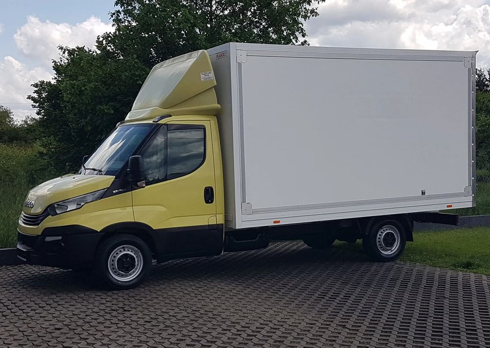 Iveco Daily 8EP KONTENER 4,14x2,21x2,20 KLIMA MANUAL KRAJOWY DMC 3500KG - Koffer Transporter: das Bild 2 Iveco Daily 8EP KONTENER 4,14x2,21x2,20 KLIMA MANUAL KRAJOWY DMC 3500KG - Koffer Transporter: das Bild 2