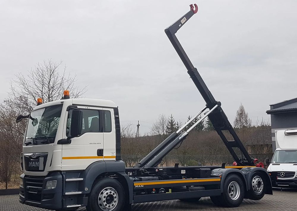 MAN TGS 26.420 E6 HAKOWIEC HS20 6x2 3-OSIE KLIMA - Abrollkipper: das Bild 2 MAN TGS 26.420 E6 HAKOWIEC HS20 6x2 3-OSIE KLIMA - Abrollkipper: das Bild 2