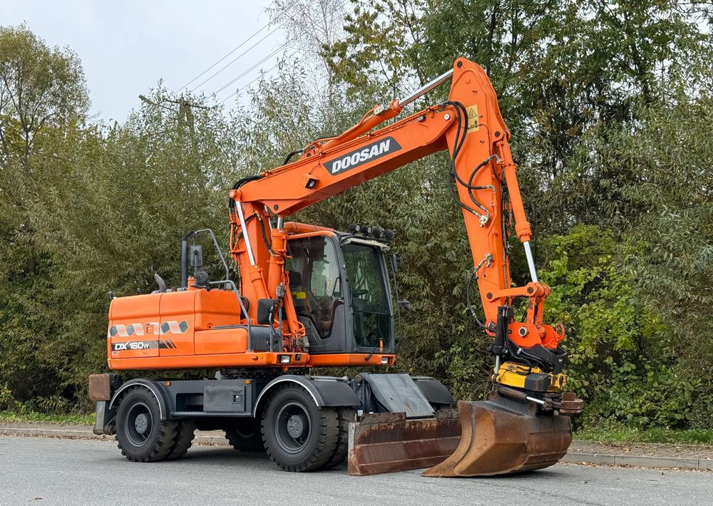 Doosan * DOOSAN DX160W *ROTOTILT* GPS 2D Leica * Sprowadzona * Stan Perfekcyjny * Koparka Kołowa * - Mobilbagger: das Bild 2 Doosan * DOOSAN DX160W *ROTOTILT* GPS 2D Leica * Sprowadzona * Stan Perfekcyjny * Koparka Kołowa * - Mobilbagger: das Bild 2