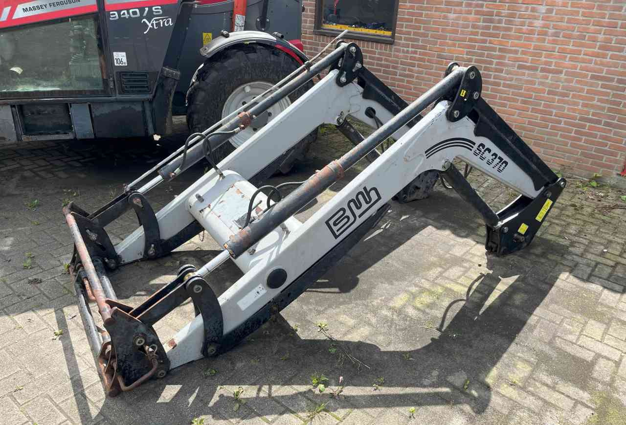 BMH Palas SC 370 Front-laders / Frontlader / Voorlader / Tractoren - Frontlader für Traktor: das Bild 1 BMH Palas SC 370 Front-laders / Frontlader / Voorlader / Tractoren - Frontlader für Traktor: das Bild 1
