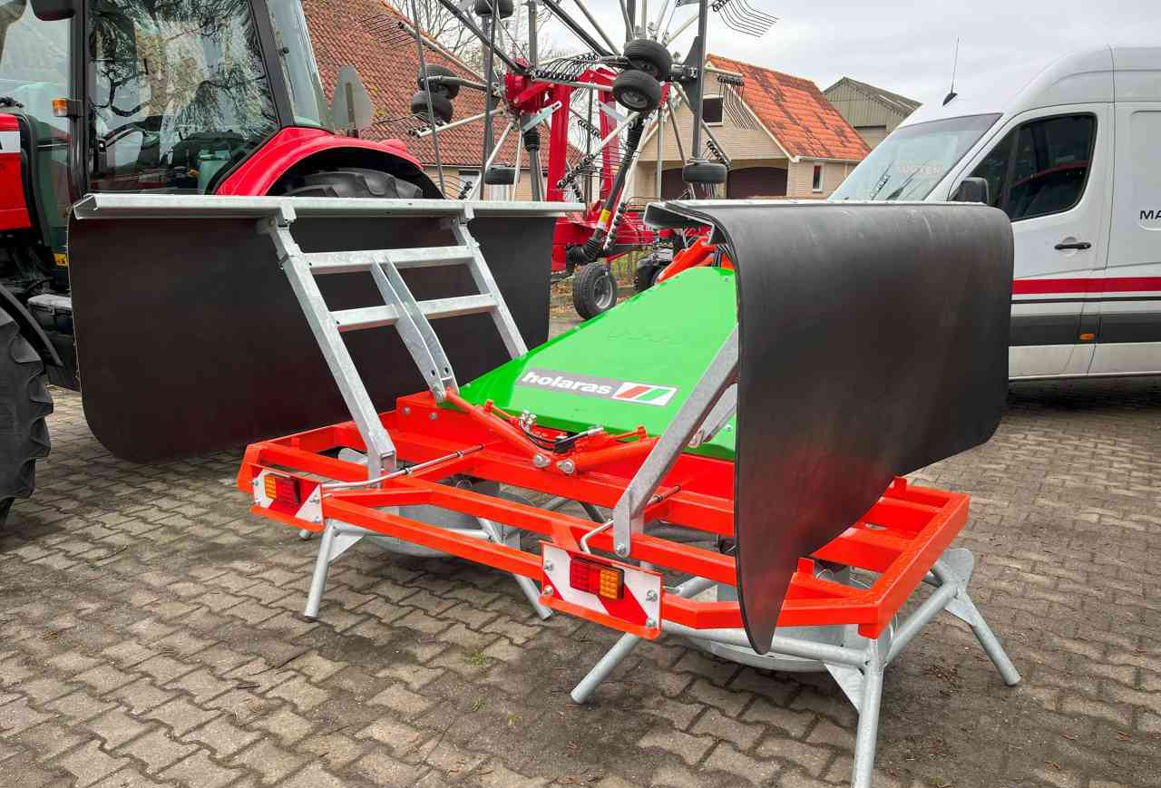 Holaras Jumbo HK kuilverdeler nieuw Weidebouwmachines - Silotechnik: das Bild 4 Holaras Jumbo HK kuilverdeler nieuw Weidebouwmachines - Silotechnik: das Bild 4