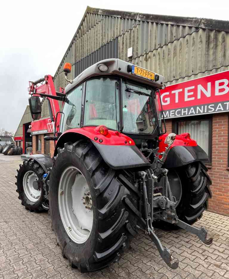 Massey Ferguson 5710S Dyna-4 Essential Voorlader Tractoren - Traktor: das Bild 5 Massey Ferguson 5710S Dyna-4 Essential Voorlader Tractoren - Traktor: das Bild 5