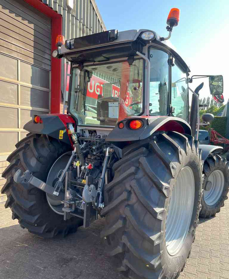 Massey Ferguson 5M.145 Dyna-4 Tractoren - Traktor: das Bild 4 Massey Ferguson 5M.145 Dyna-4 Tractoren - Traktor: das Bild 4