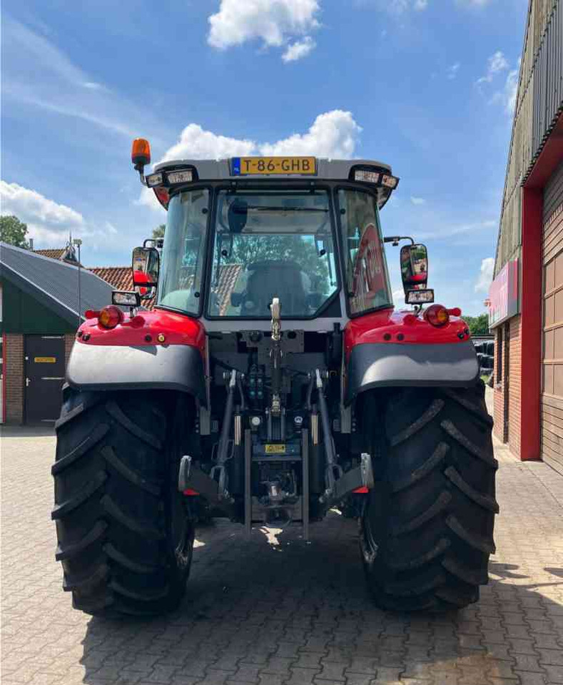 Massey Ferguson 5S.125 Dyna-4 Essential tractoren. - Traktor: das Bild 5 Massey Ferguson 5S.125 Dyna-4 Essential tractoren. - Traktor: das Bild 5