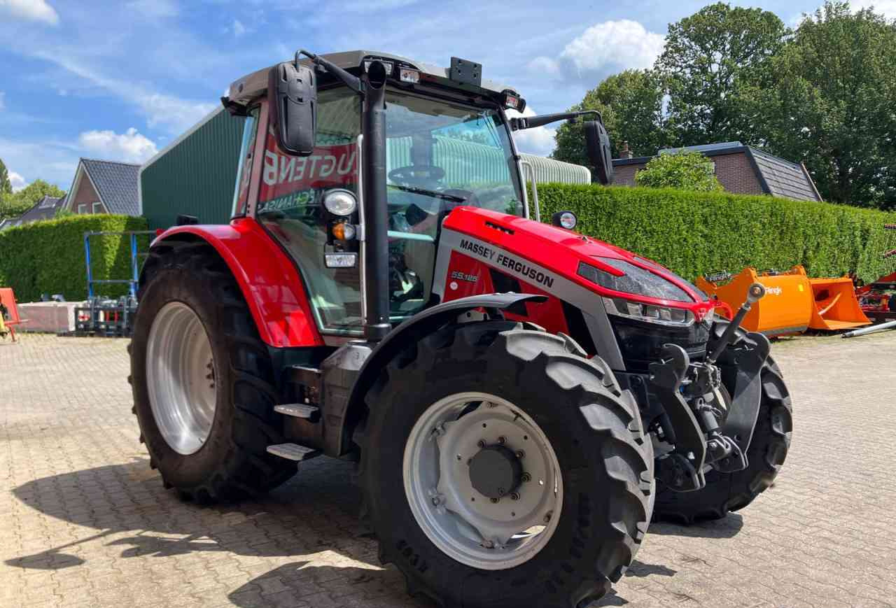 Massey Ferguson 5S.125 Dyna-4 Essential tractoren. - Traktor: das Bild 2 Massey Ferguson 5S.125 Dyna-4 Essential tractoren. - Traktor: das Bild 2