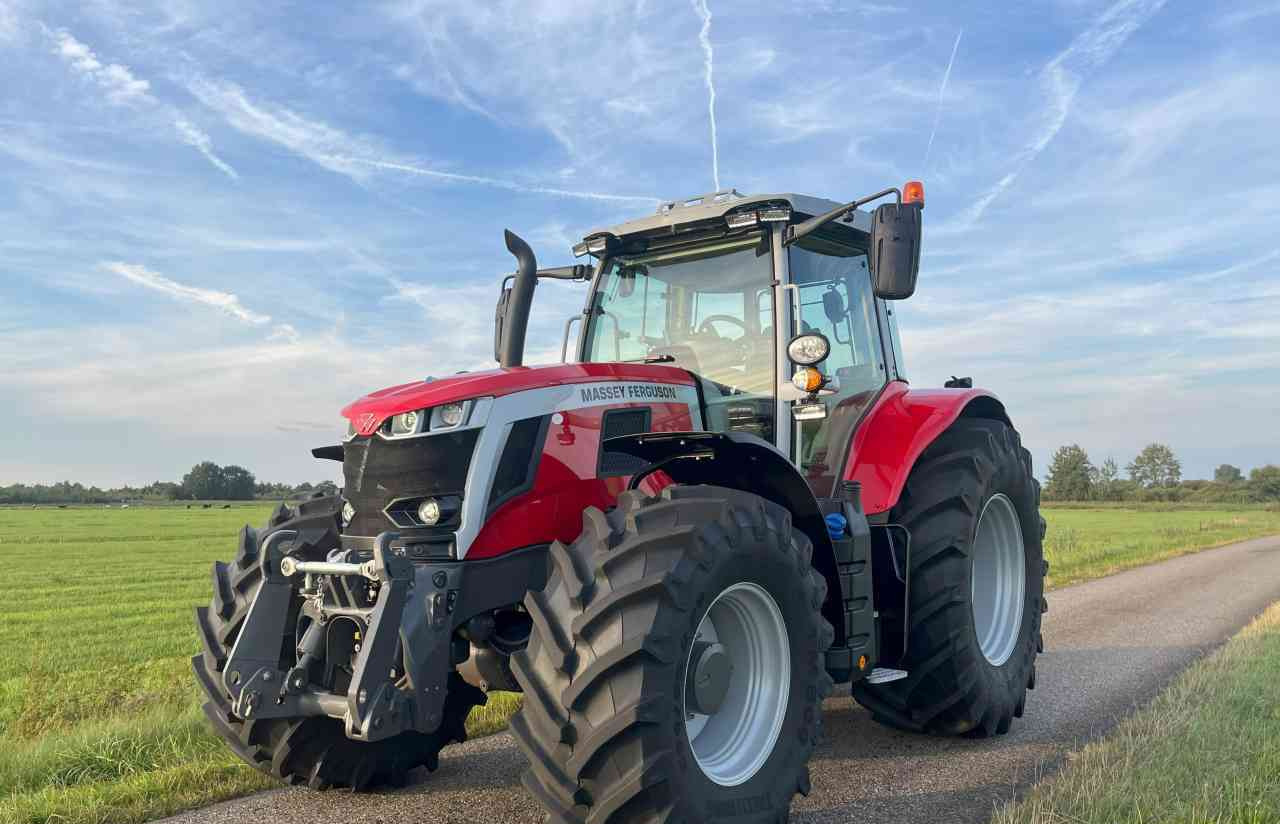 Massey Ferguson 7S.190 Dyna-VT Exclusive tractoren - Traktor: das Bild 2 Massey Ferguson 7S.190 Dyna-VT Exclusive tractoren - Traktor: das Bild 2