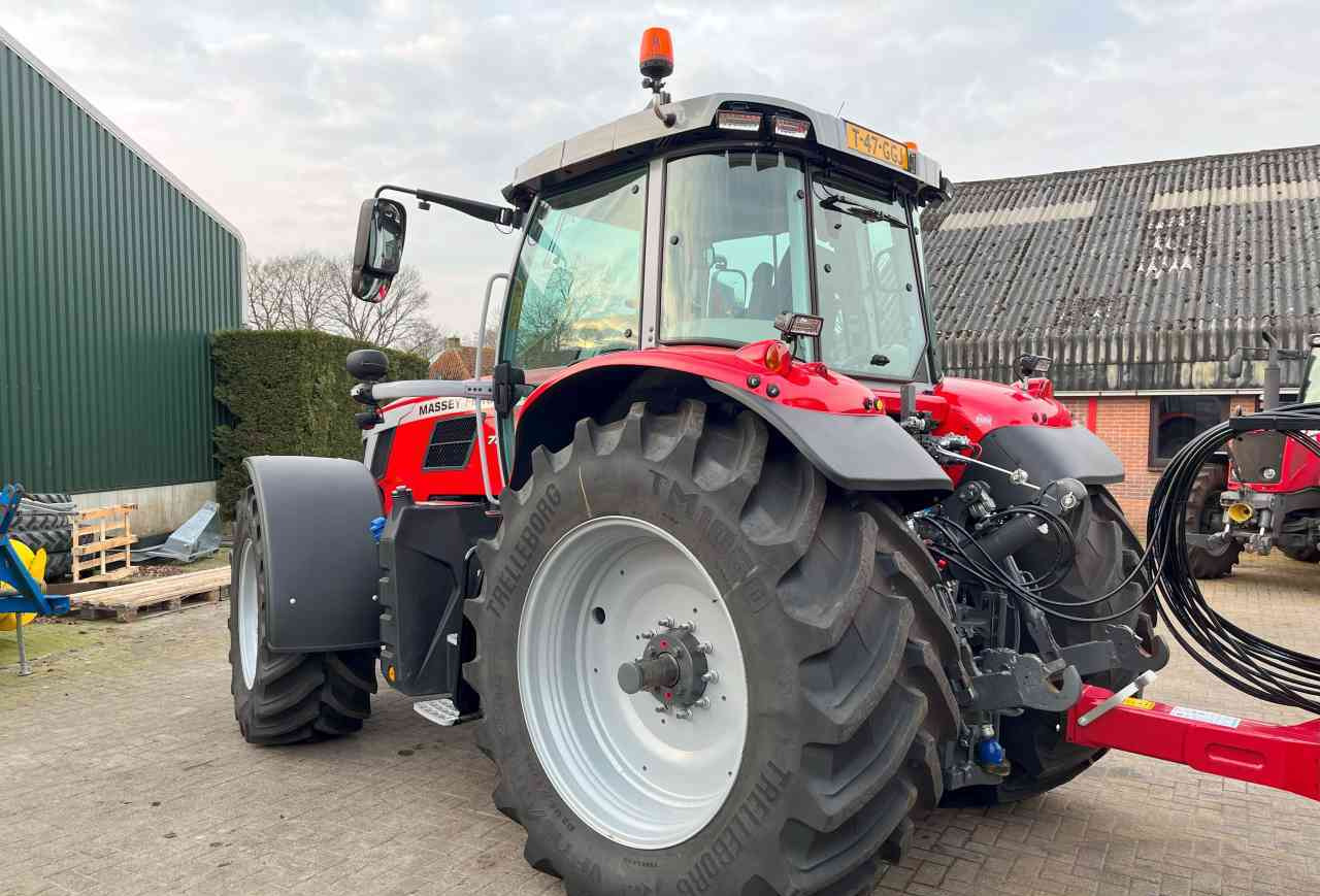 Massey Ferguson 7S.210 Dyna-VT Exclusive Tractoren - Traktor: das Bild 3 Massey Ferguson 7S.210 Dyna-VT Exclusive Tractoren - Traktor: das Bild 3